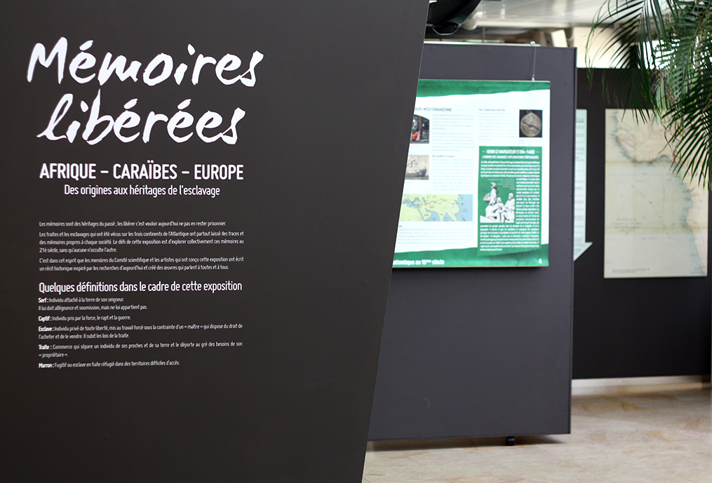 Panneaux de l'exposition Mémoires libérées Afrique – Caraïbes – Europe, Origines et héritages de l’esclavage